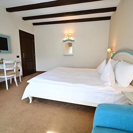 Natura Family Resort Avrig Exterior photo
