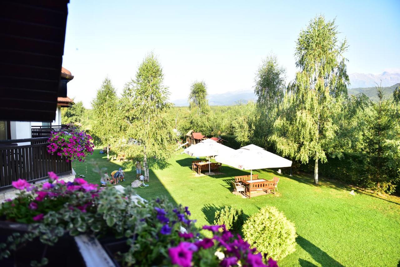 Natura Family Resort Avrig Exterior photo