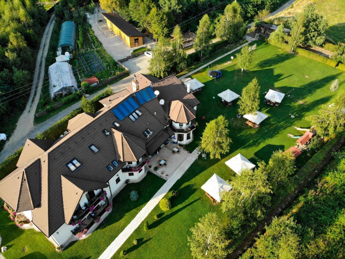 Natura Family Resort Avrig Exterior photo