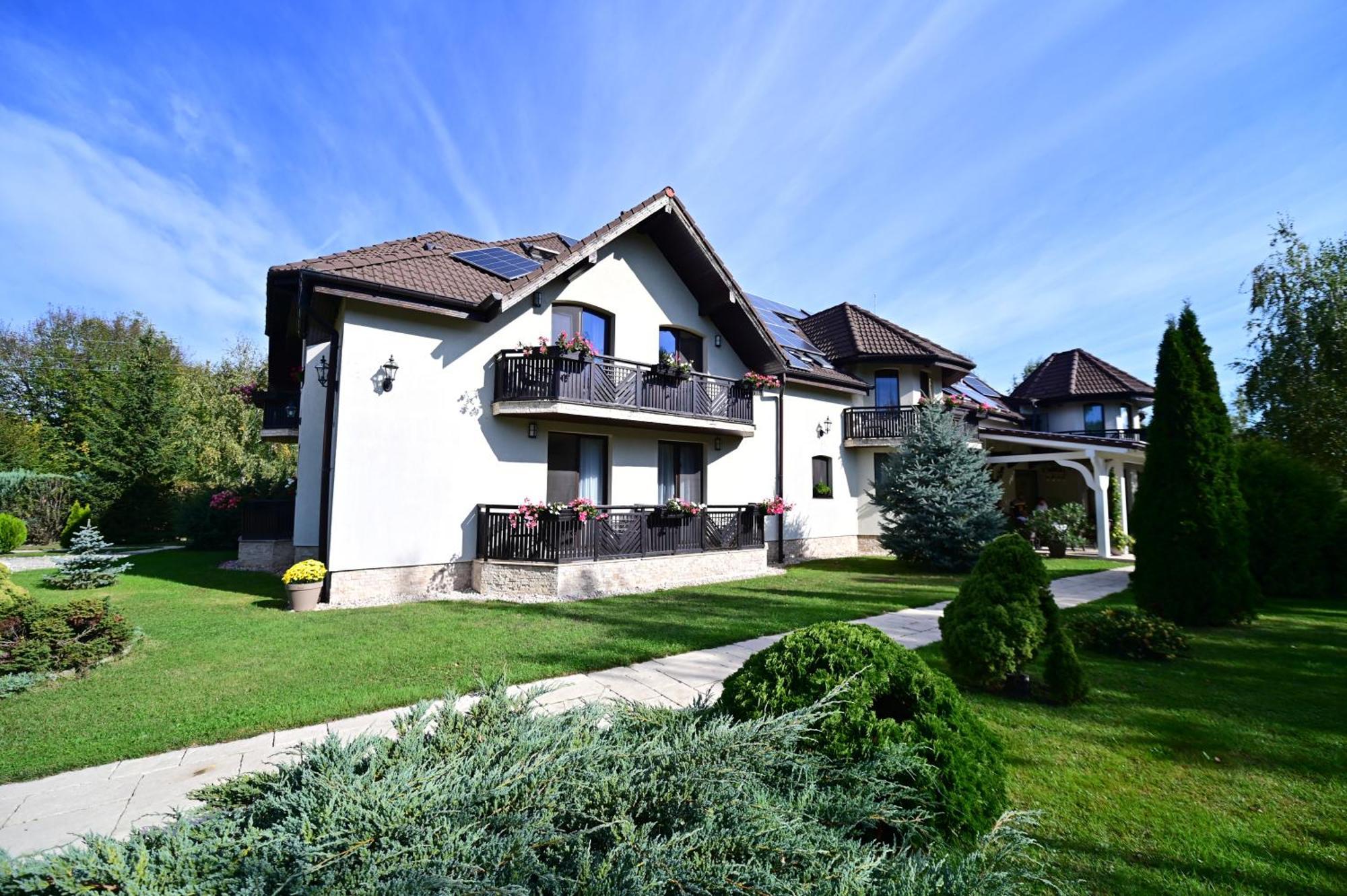 Natura Family Resort Avrig Exterior photo