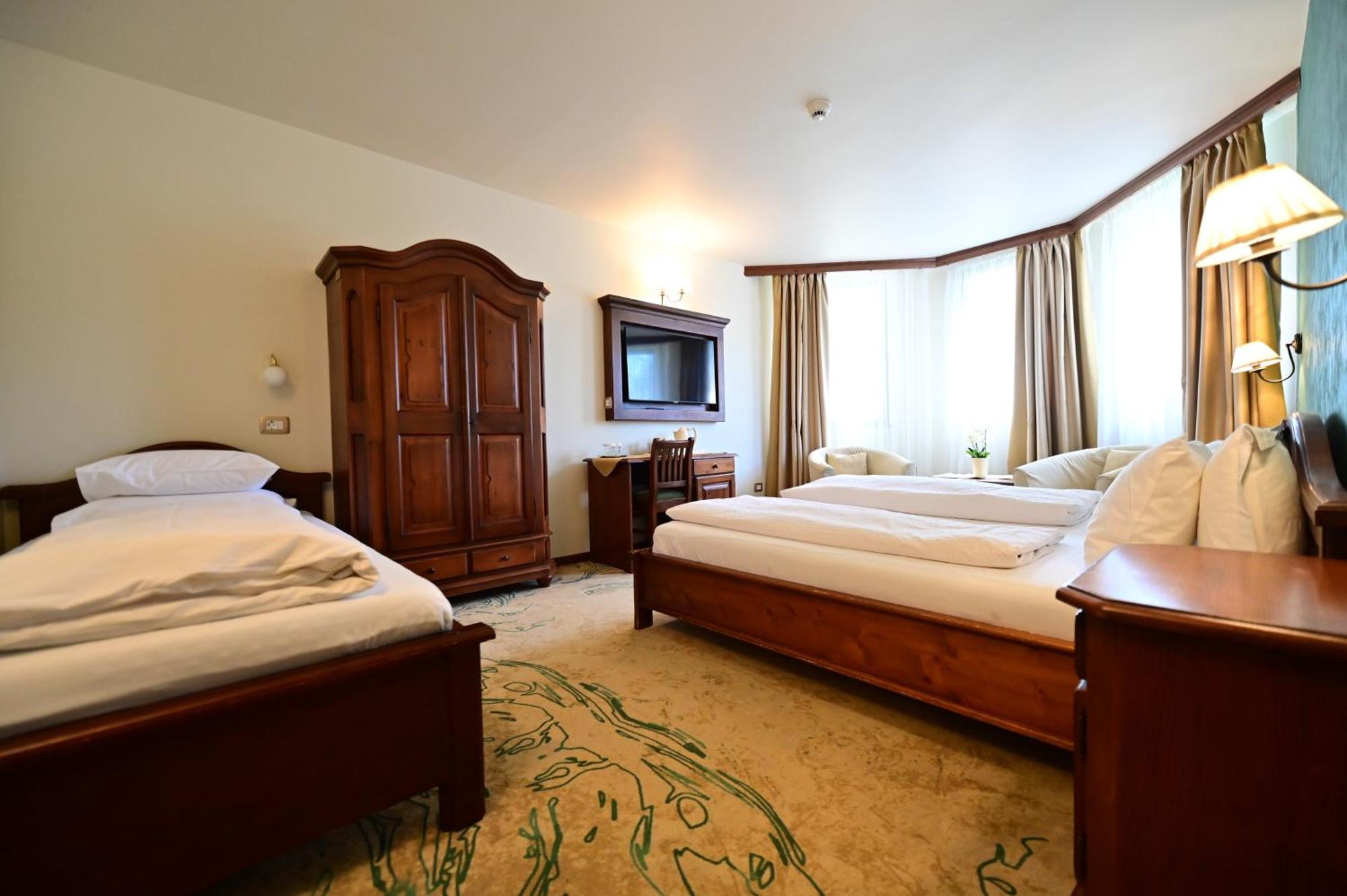 Natura Family Resort Avrig Exterior photo