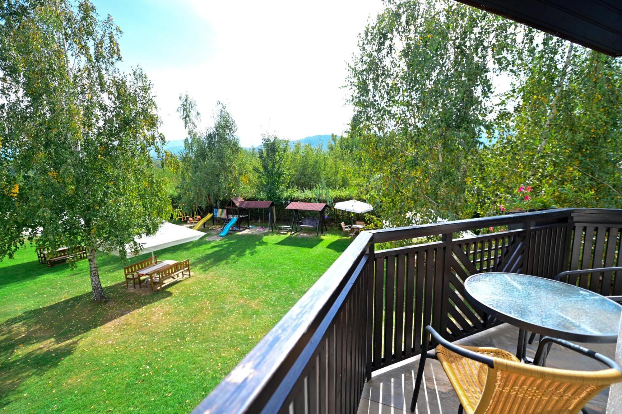 Natura Family Resort Avrig Exterior photo